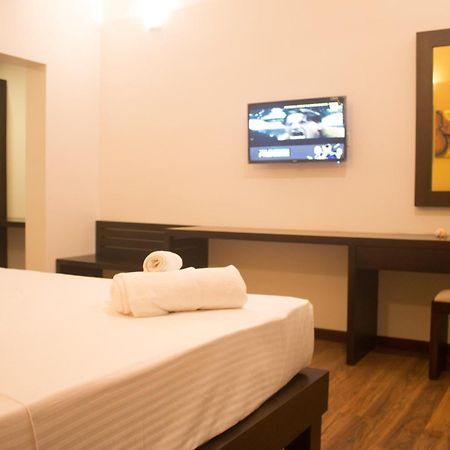 The Suite 262 Negombo Exterior foto